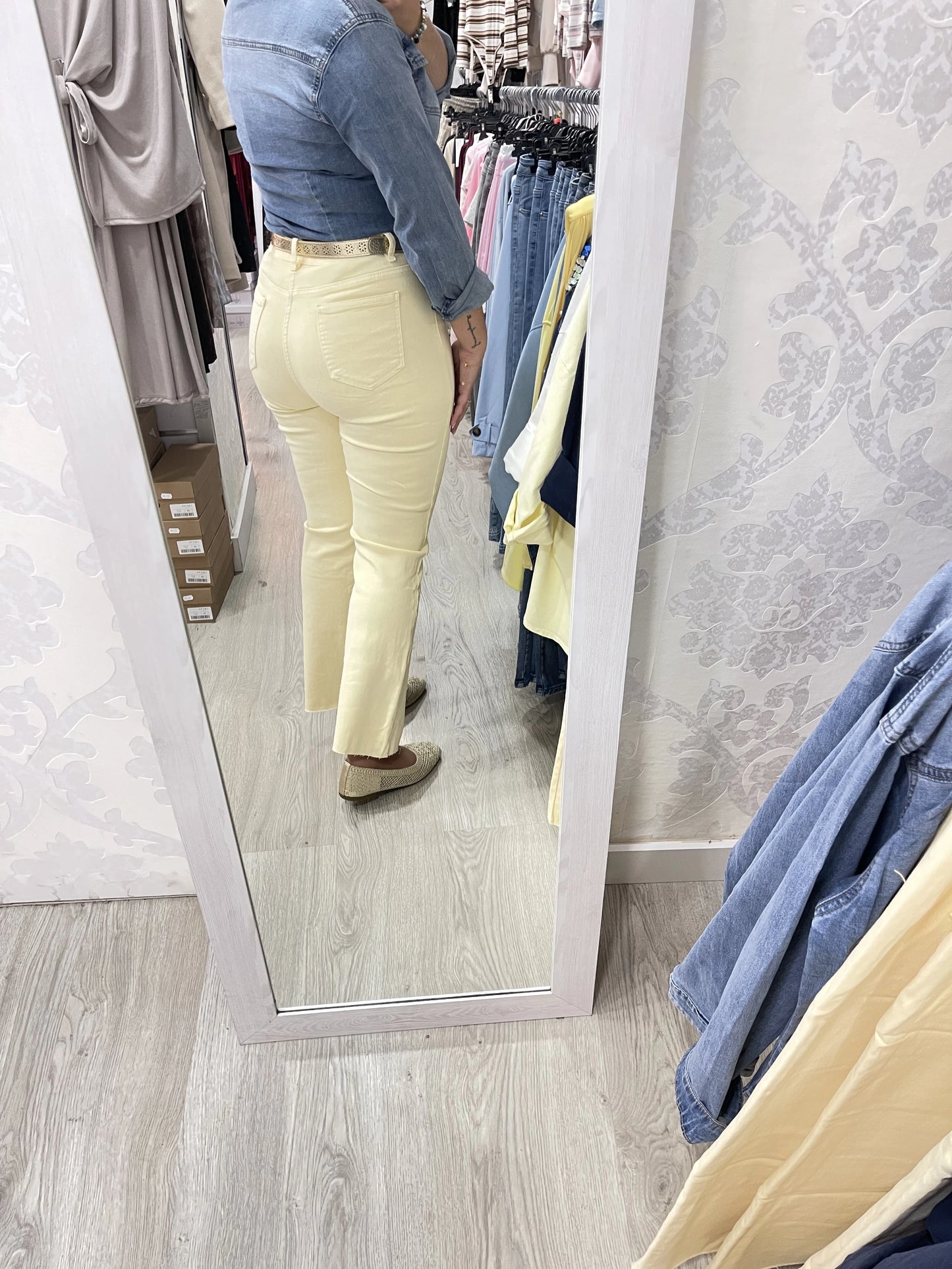 Vaquero flared amarillo