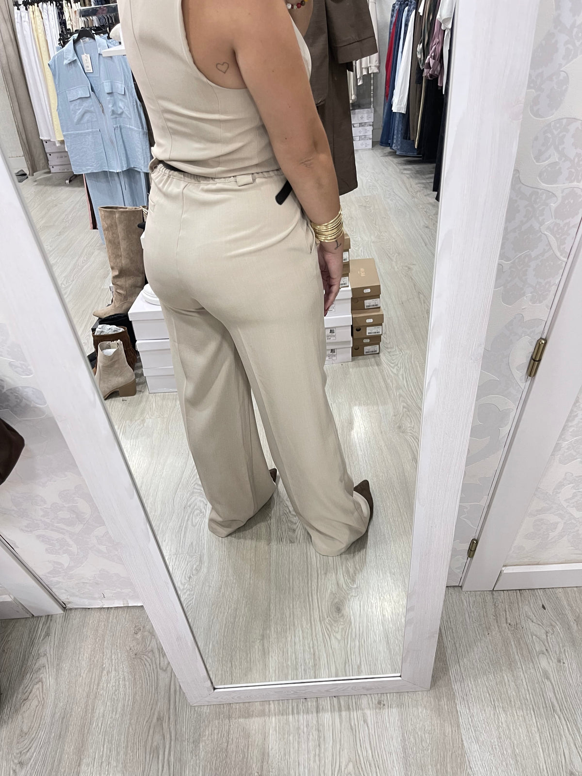 Pantalón traje beige
