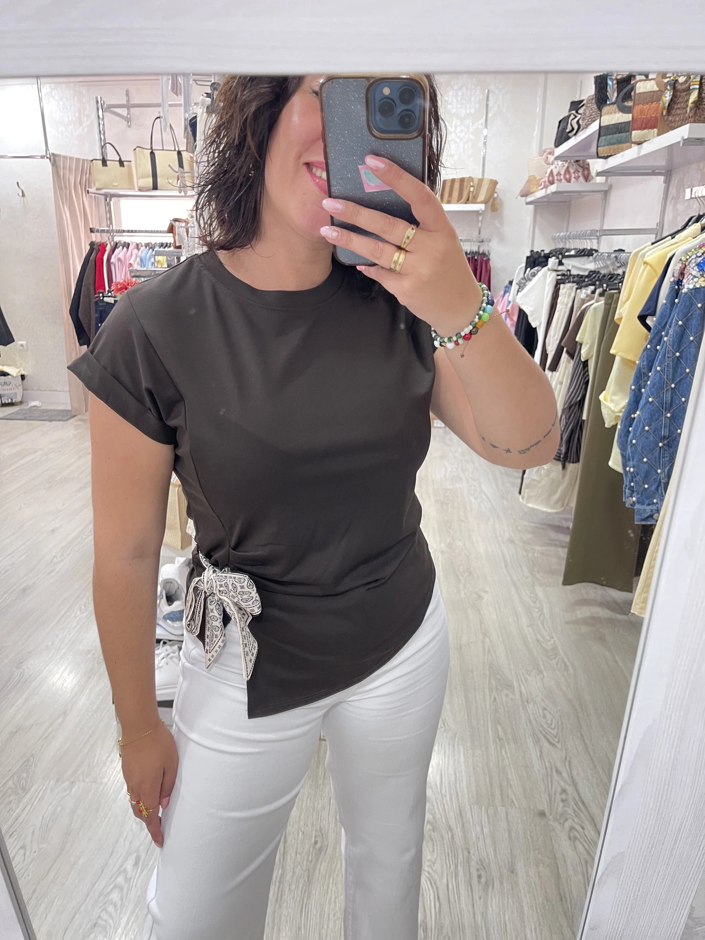 Camiseta lazo chocolate