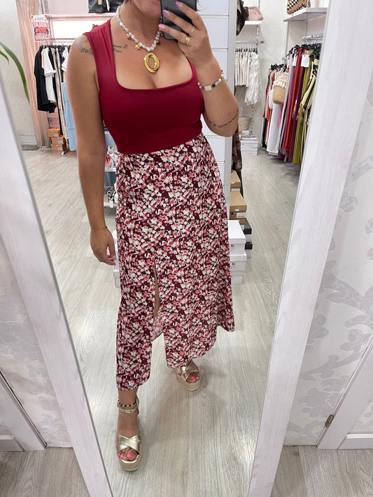Falda flores roja