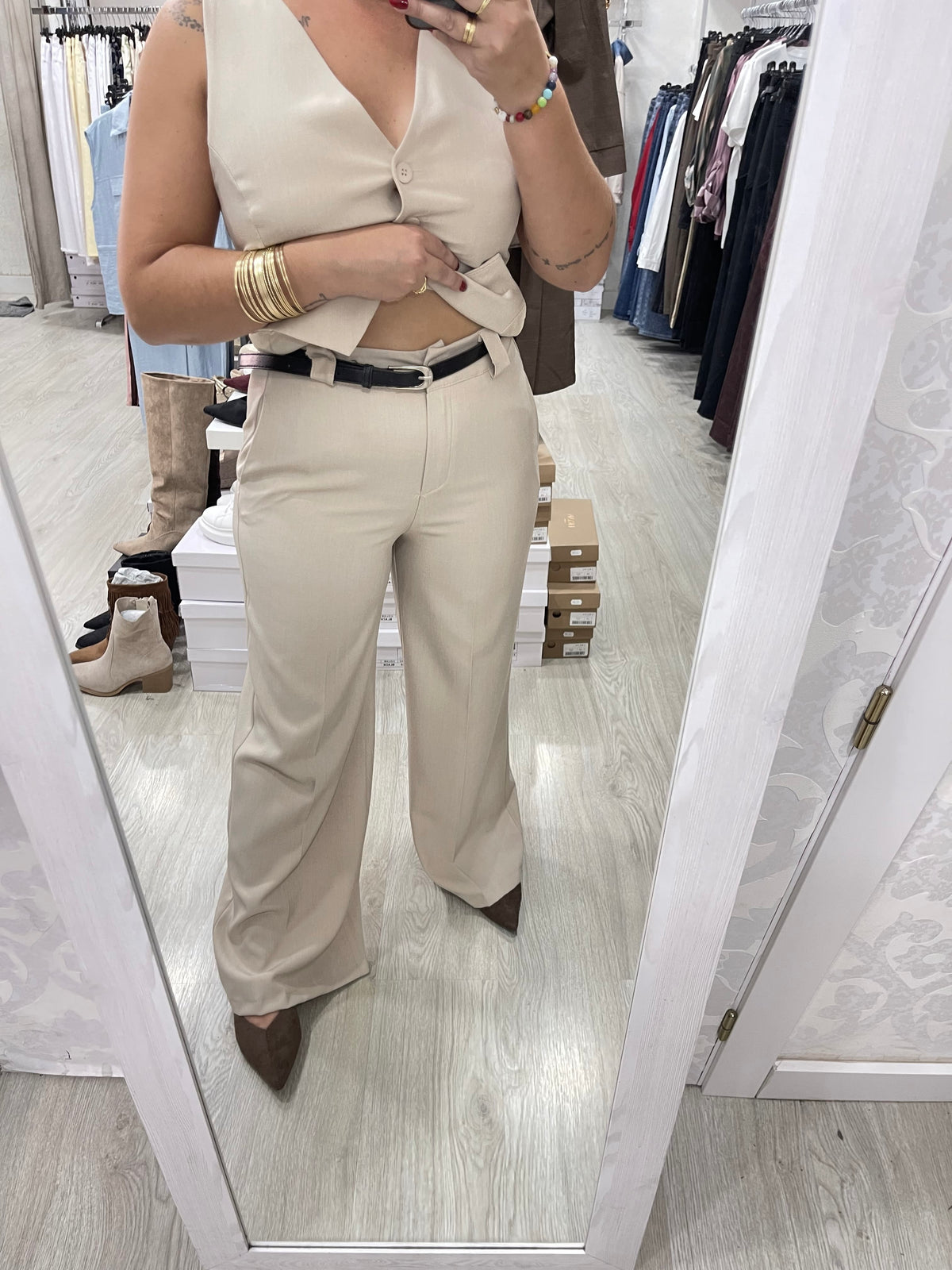 Pantalón traje beige